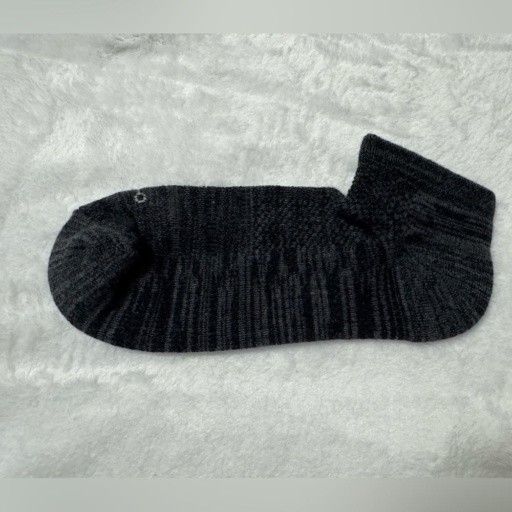 Lot of 5 Tommie Copper Women’s 3 Gray and 2 Black Compression Ankle Socks Size M - Picture 5 of 7